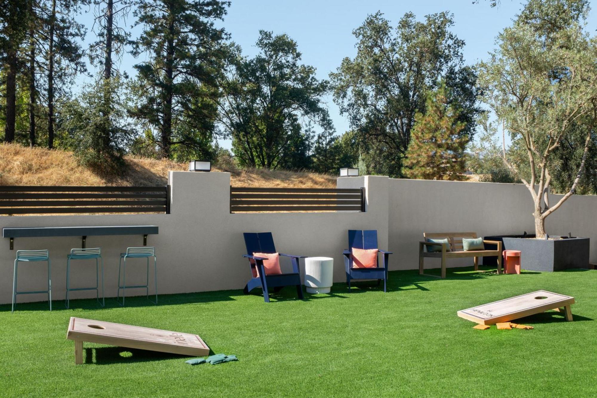 The Inelle, Oakhurst Yosemite, A Tribute Portfolio Hotel Extérieur photo