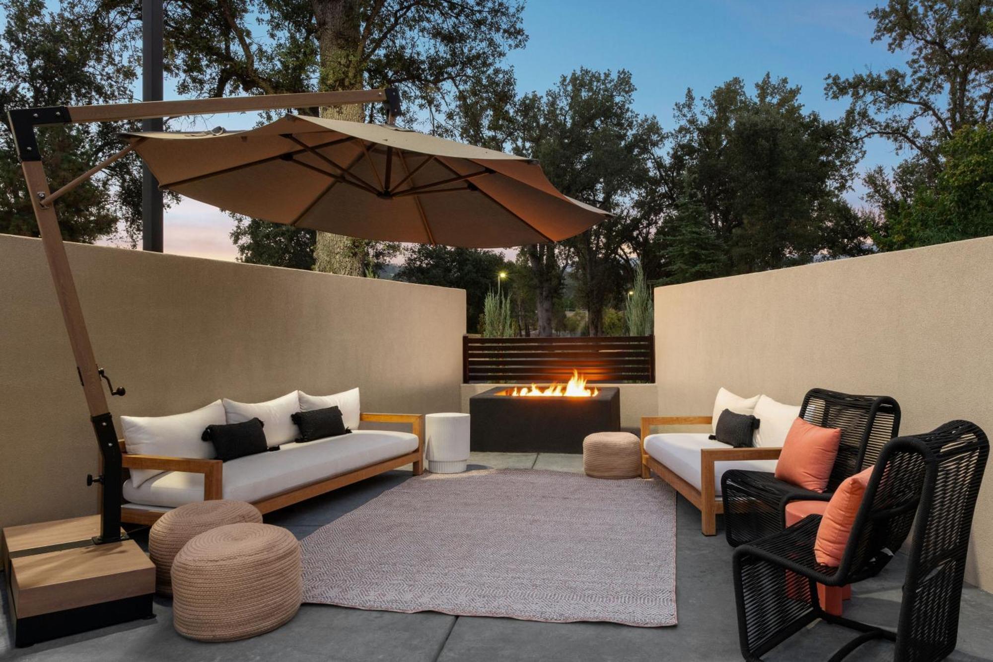 The Inelle, Oakhurst Yosemite, A Tribute Portfolio Hotel Extérieur photo